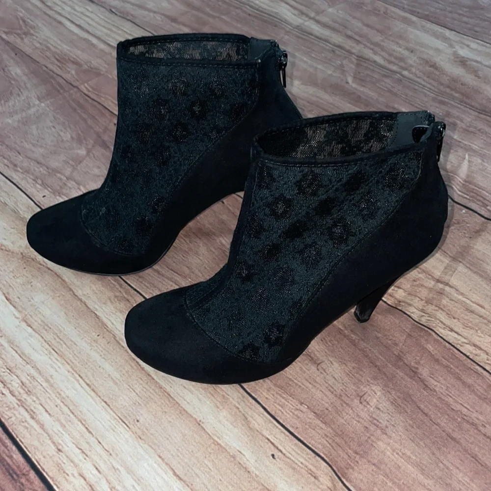 Suede/lace ankle boots size 7.5 color black
